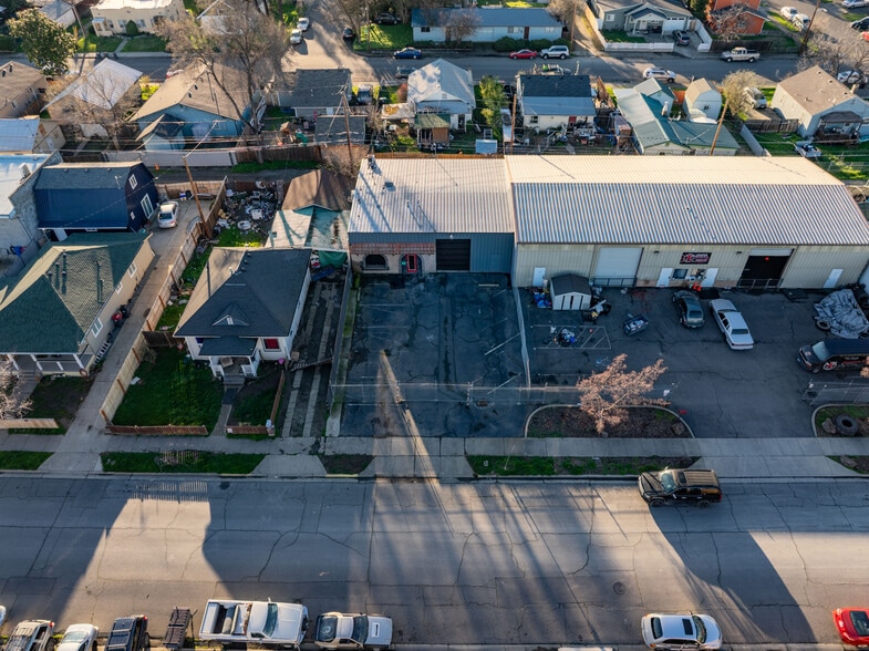 More Photos Of 727 Welch St, Medford Industrial For Sale