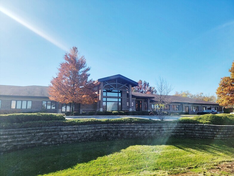 More Photos Of 7777 W Lincoln Hwy, Frankfort Office For Lease