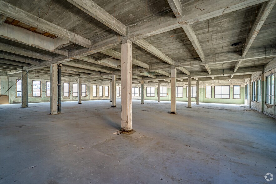 More Photos Of 421 Fannin St, Houston Office For Sale