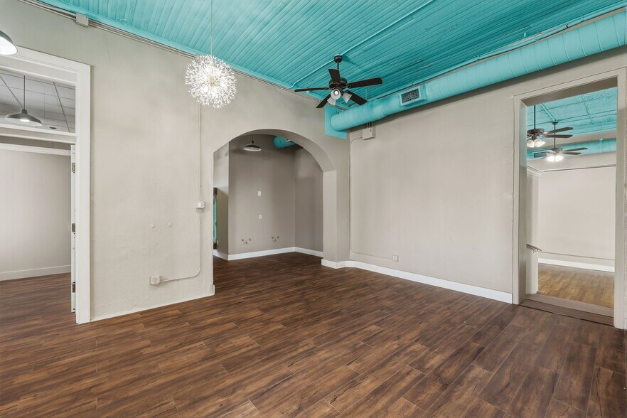 More Photos Of 318 N Chadbourne St, San Angelo Storefront For Sale