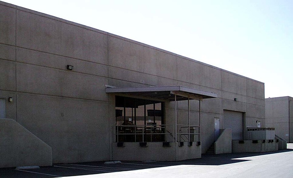 More Photos Of 2089 Anchor Ct, Newbury Park Warehouse For Lease