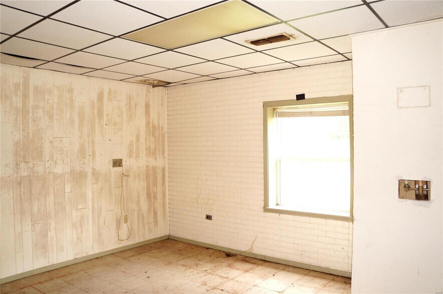 More Photos Of 919 S Jackson St, Kennett Assisted Living For Sale