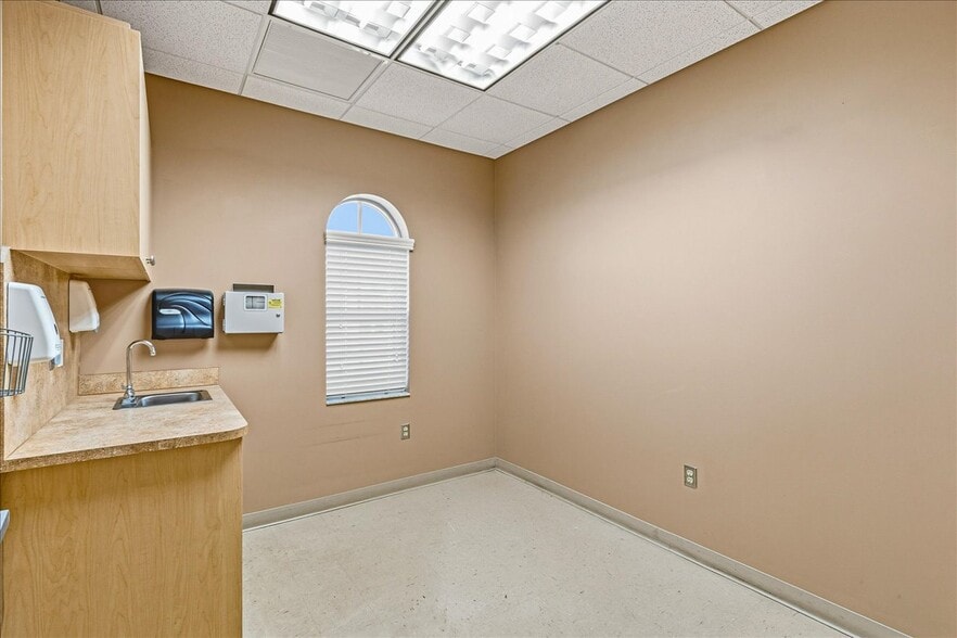 More Photos Of 8043 Spyglass Hill Rd, Melbourne Medical For Lease
