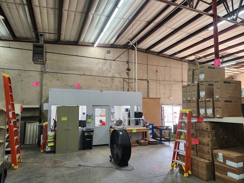 More Photos Of 2319 Sterling Ct, Arlington Warehouse For Sale