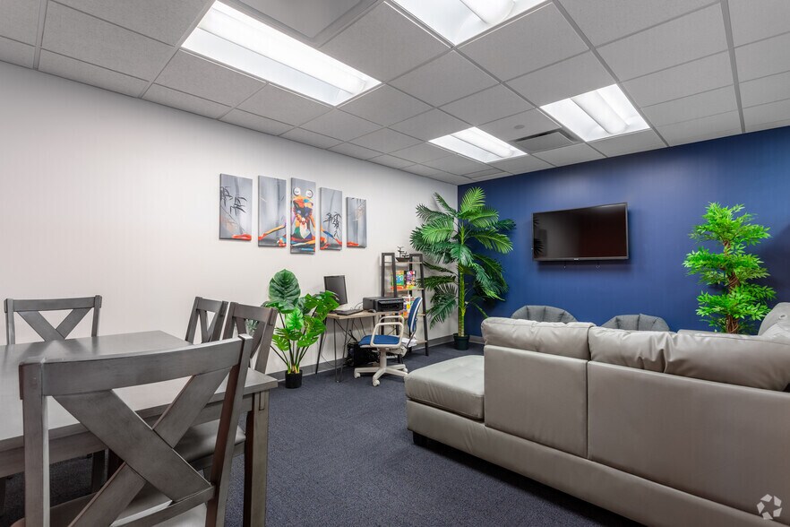 More Photos Of 100 Beard Sawmill Rd, Shelton Office For Lease