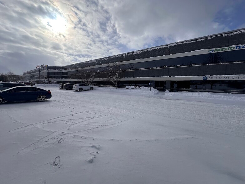 More Photos Of 4595 Broadmoor Ave SE, Grand Rapids Light Manufacturing For Lease