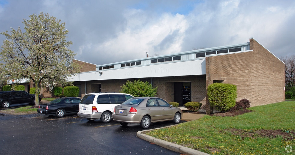 Primary Photo Of 4350-4372 Muhlhauser Rd, Fairfield Research And Development For Lease