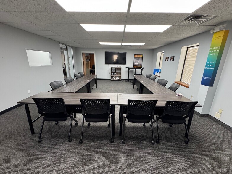 More Photos Of 13720 E 42nd Ter, Independence Office For Sale