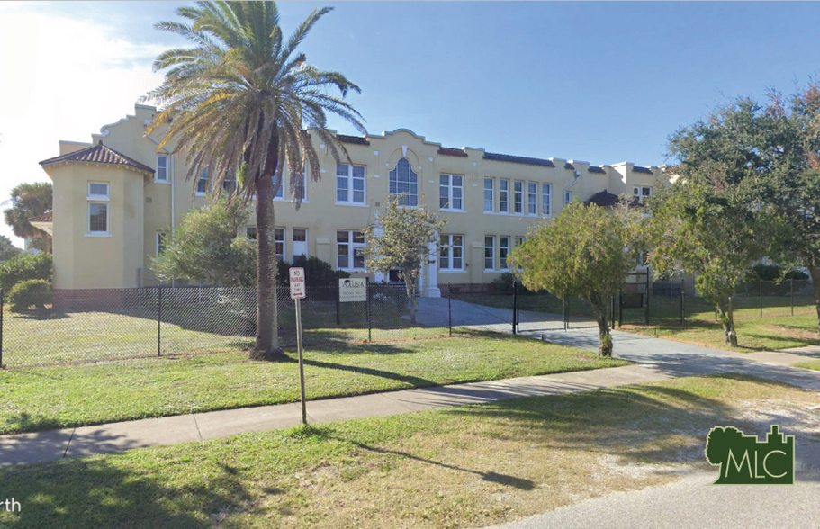 Primary Photo Of 801 N Wild Olive Ave, Daytona Beach Schools For Sale