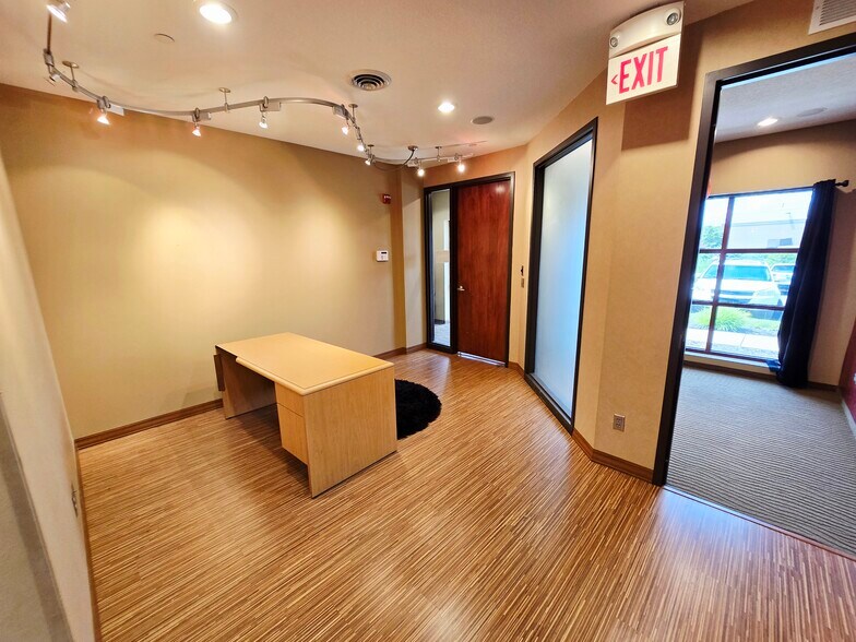More Photos Of 3525 Plymouth Blvd, Plymouth Office Residential For Lease