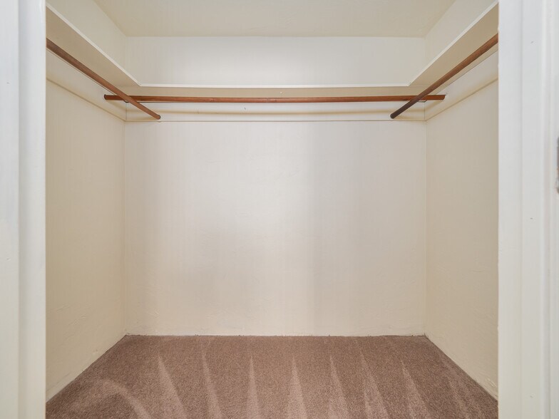 More Photos Of 1581 James St, Woodburn Multifamily For Sale