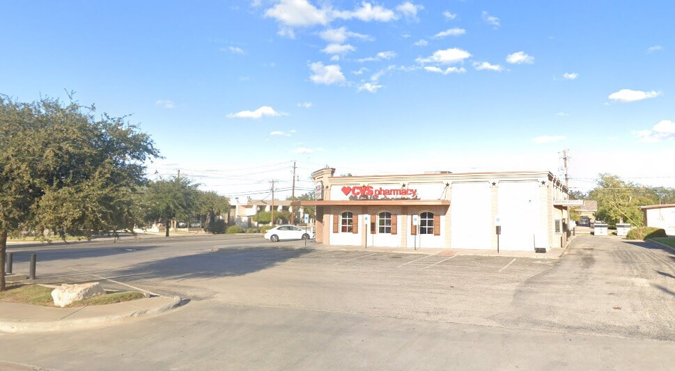 Primary Photo Of 701 Scurry St, Big Spring Drugstore For Lease