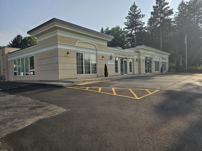 Primary Photo Of 114 E Aurora Rd, Northfield Freestanding For Sale