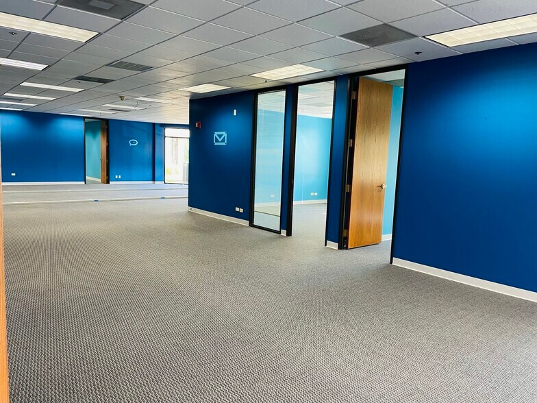 More Photos Of 400 E 22nd St, Lombard Office For Lease