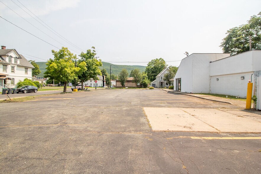 More Photos Of 127 S Main St, Ellenville Fast Food For Sale