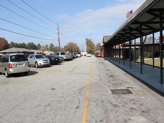 More Photos Of 300 Cherokee St, Americus Schools For Lease