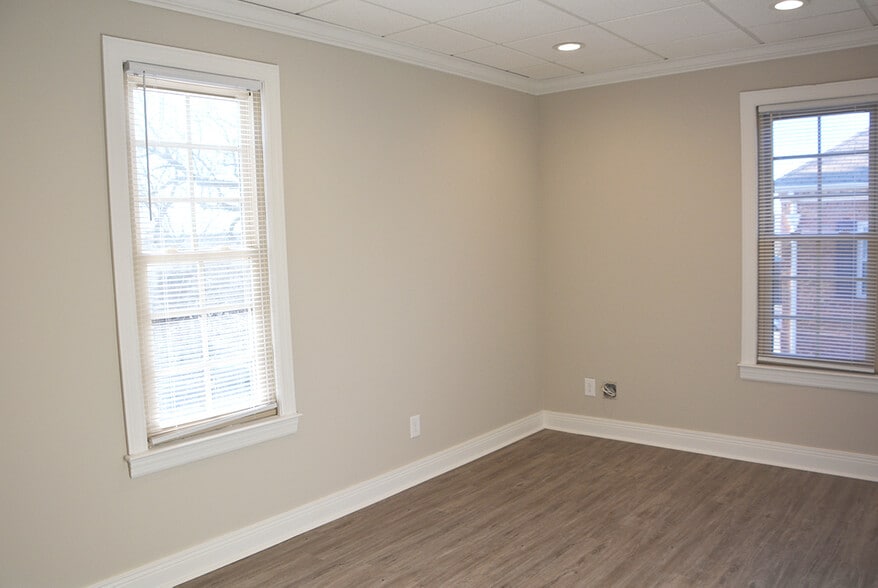 More Photos Of 103 Hazel Path Ct, Hendersonville Office For Lease