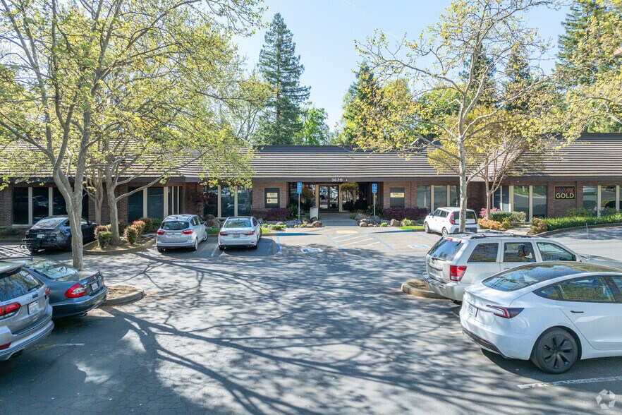 More Photos Of 3626 Fair Oaks Blvd, Sacramento Unknown For Lease