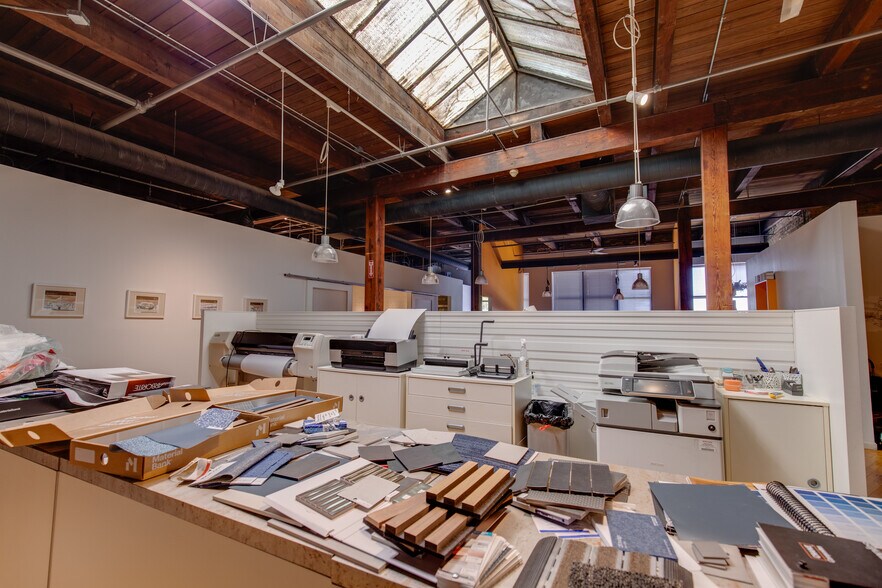 More Photos Of 1000 N Halsted St, Chicago Loft Creative Space For Lease