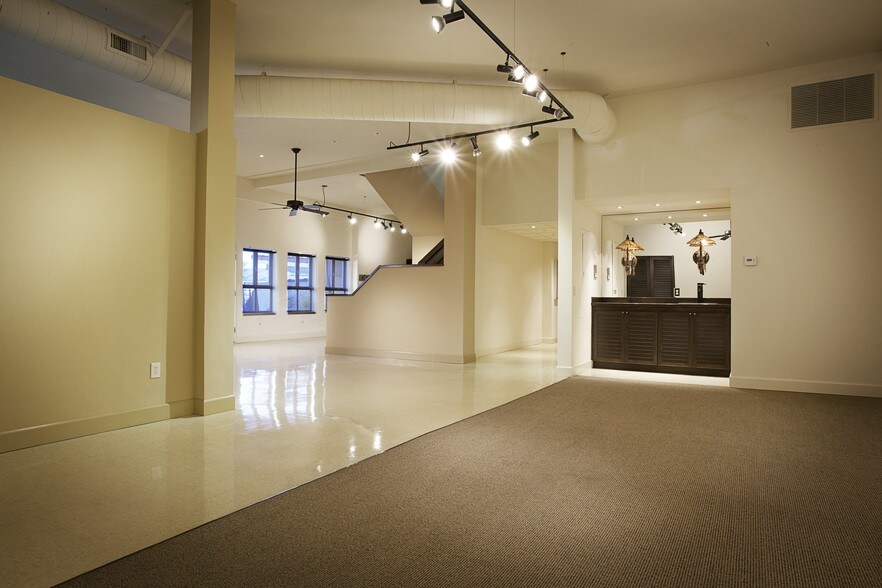 More Photos Of 710 State St, Santa Barbara Office For Lease