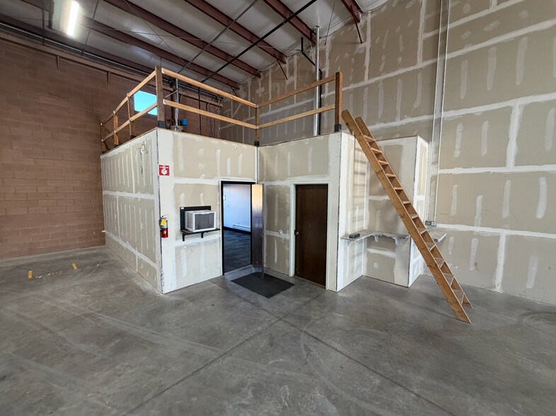 More Photos Of 459 N Old Highway 91, Hurricane Warehouse For Lease