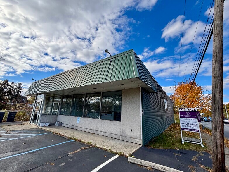 Primary Photo Of 200 Northern Dr, Troy Medical For Sale