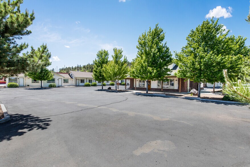 More Photos Of 2010 E Route 66, Flagstaff Apartments For Sale