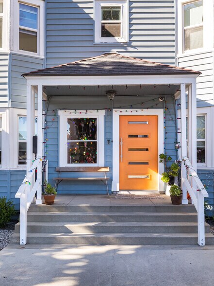 More Photos Of 221 Concord St, El Segundo Apartments For Sale