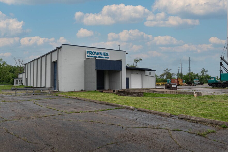 More Photos Of 3020 E River Rd, Moraine Warehouse For Lease