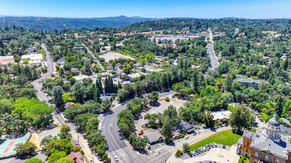 More Photos Of 1407-1409 Lincoln Way, Auburn Office For Sale