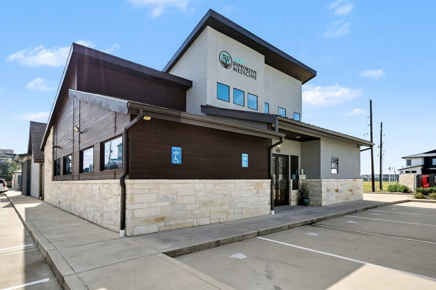 More Photos Of 205 Bella Katy Dr, Katy Medical For Sale