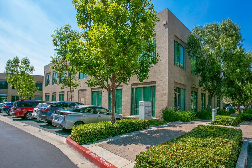 More Photos Of 8935 Research Dr, Irvine Loft Creative Space For Lease