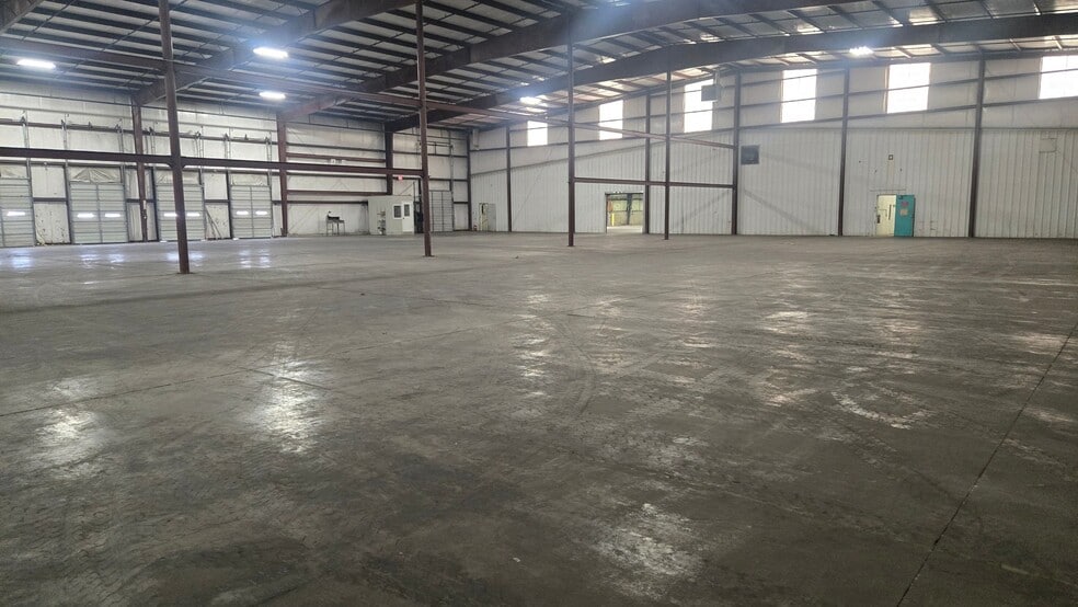 More Photos Of 113 Industrial Park Dr, Lincolnton Warehouse For Lease