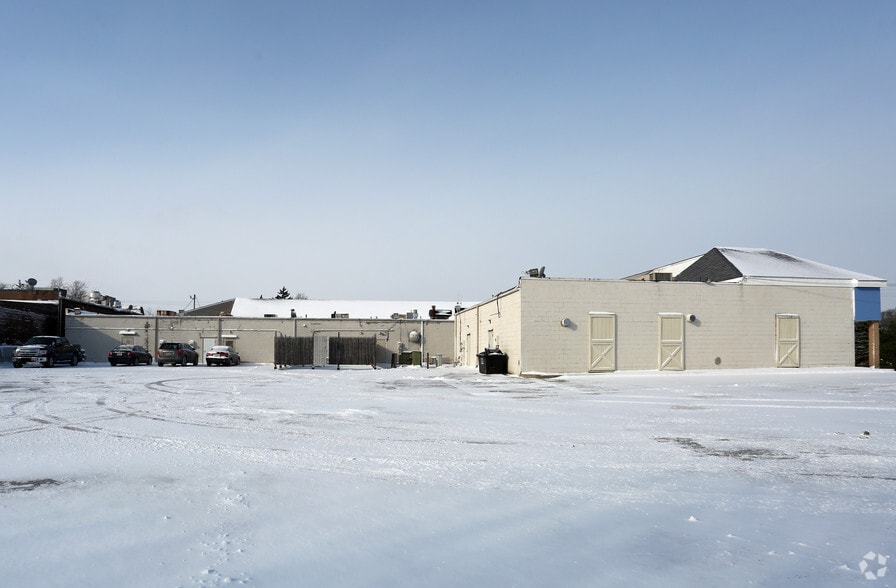 More Photos Of 1145-1157 Pearl Rd, Brunswick General Retail For Lease