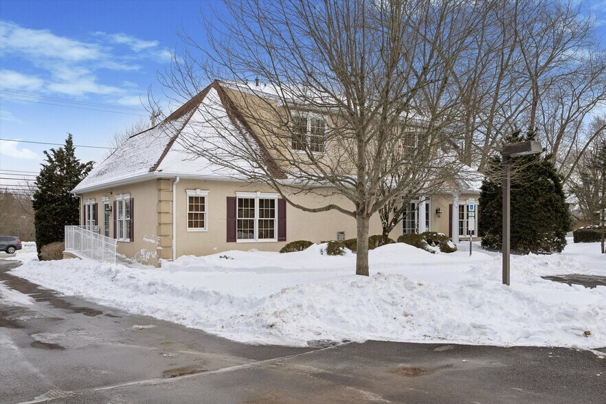 More Photos Of 326 Main St, Harleysville Office For Sale