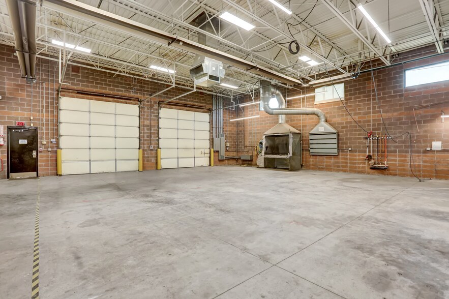 More Photos Of 1900 W Hamilton Pl, Englewood Warehouse For Sale