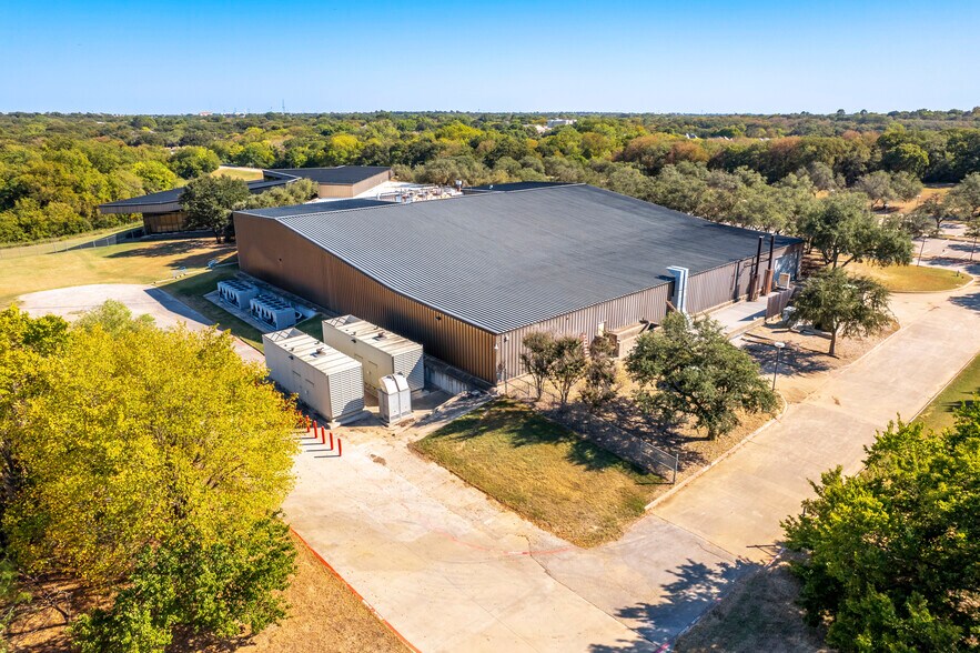 More Photos Of 5000 S Bowen Rd, Arlington Industrial For Lease