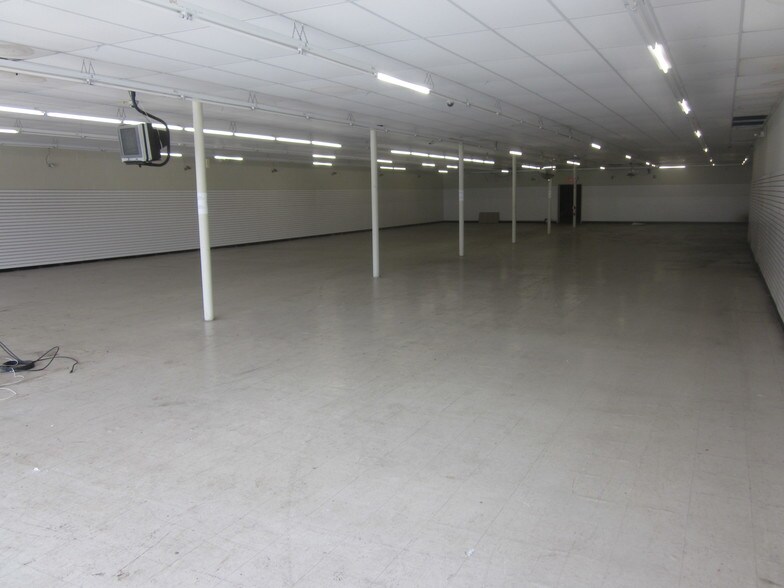 More Photos Of 26-32 S Broad St, Woodbury Storefront For Lease