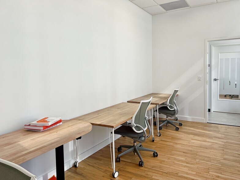 More Photos Of 122 W Pine St, Orlando Coworking Space
