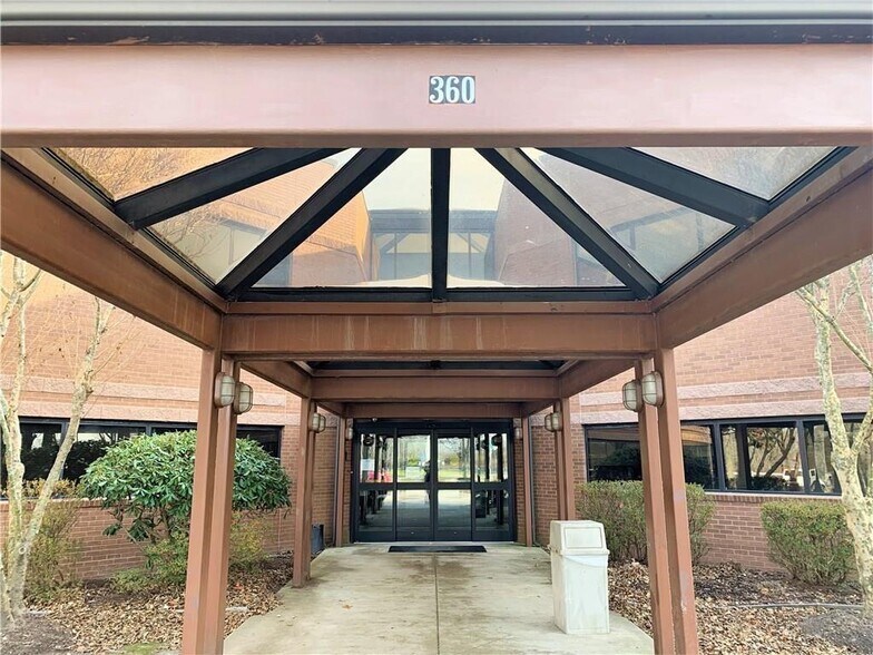 More Photos Of 360 Kingstown Rd, Narragansett Medical For Sale