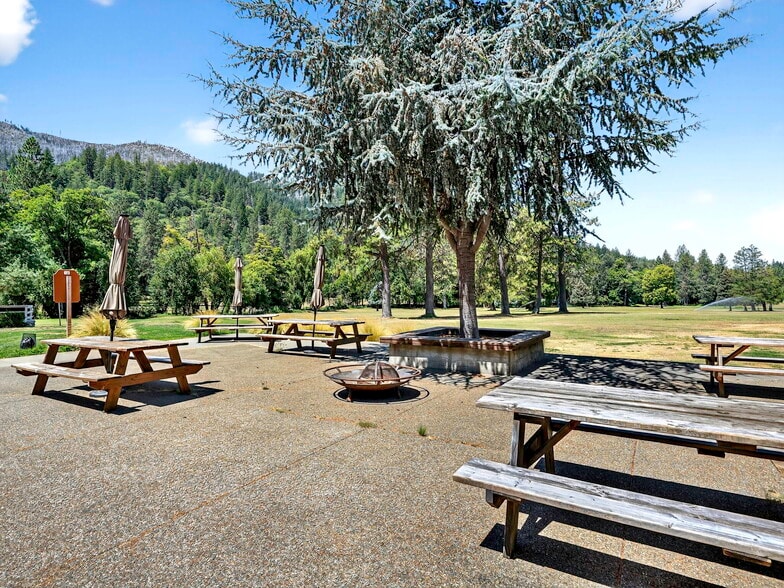 More Photos Of 16451 Golf rd, Cobb Golf Course Driving Range For Sale