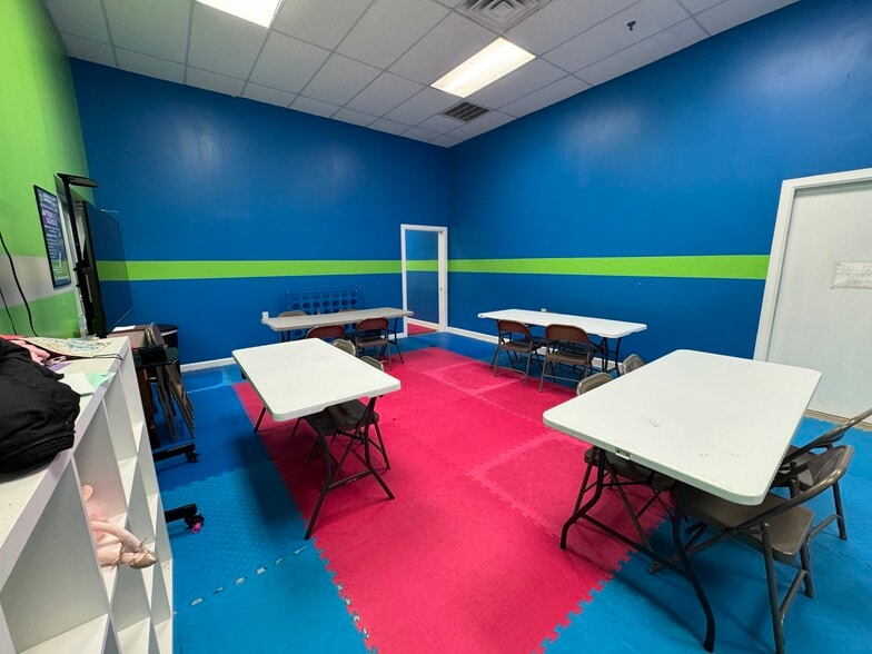 More Photos Of 2050 Alma Rd, McKinney Storefront Retail Office For Lease