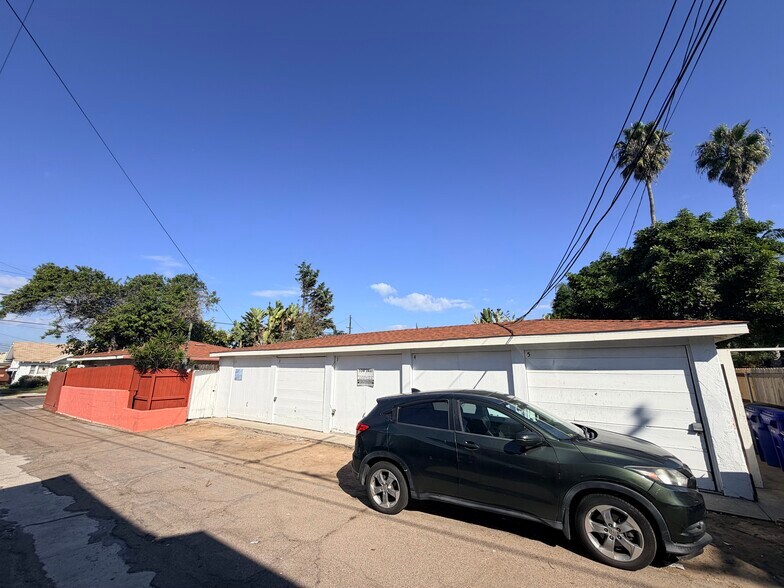 More Photos Of 2073-2081 Bacon St, San Diego Apartments For Sale