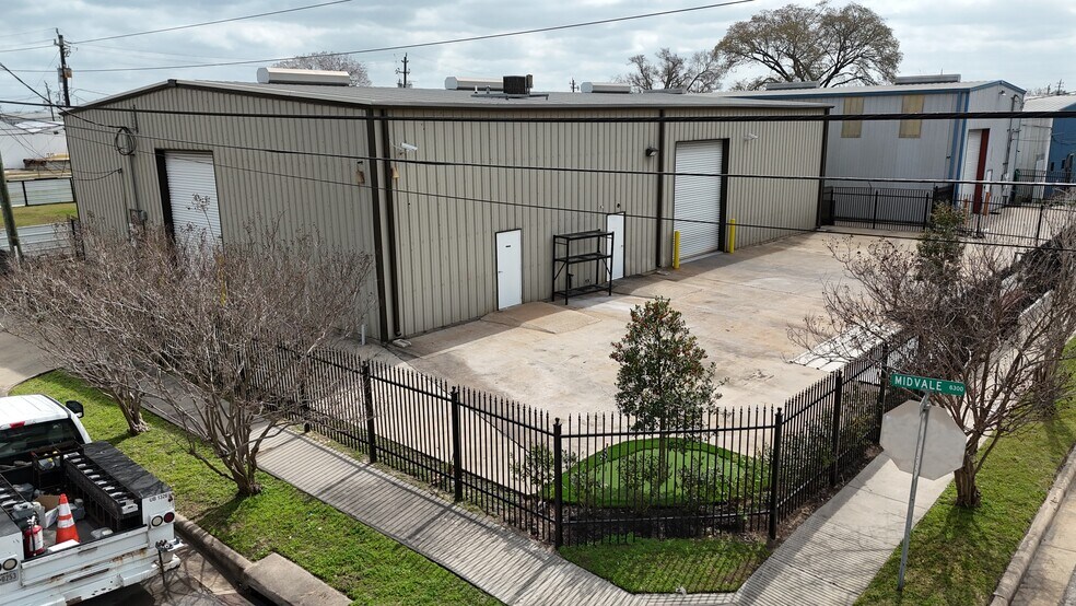 More Photos Of 5603 Northdale St, Houston Warehouse For Lease