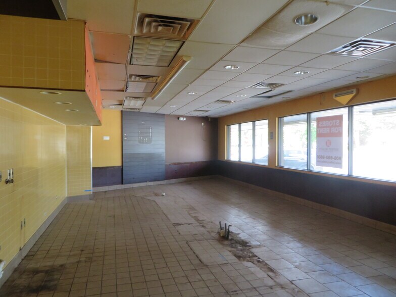 More Photos Of 568-570 Union Ave, Middlesex Freestanding For Lease