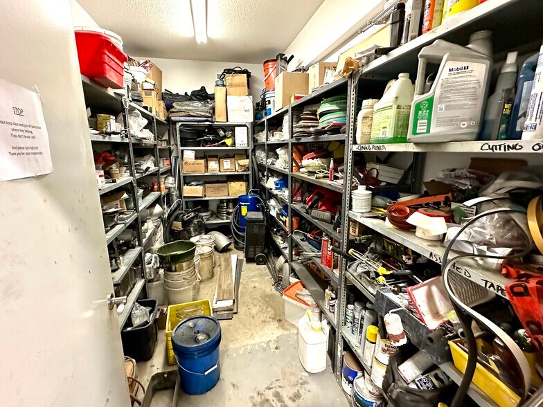 More Photos Of 4630 61 St, Red Deer Warehouse For Lease