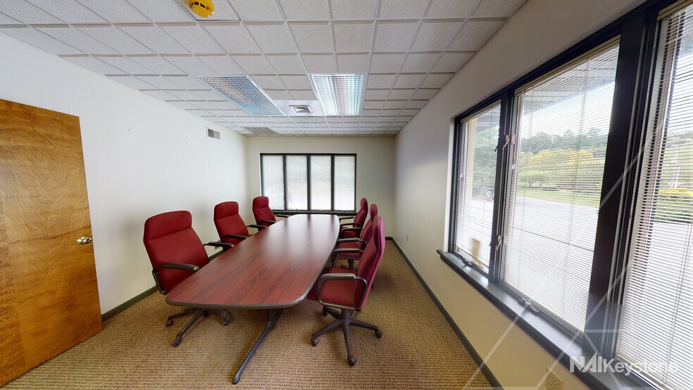 More Photos Of 448 Imperial Dr, Mohnton Warehouse For Sale