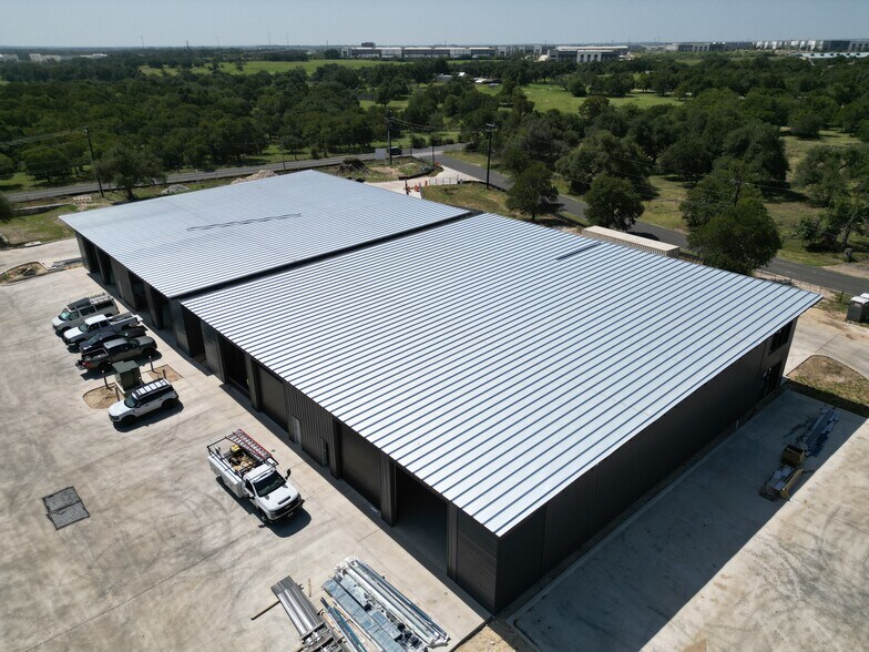 More Photos Of 7000 Airport Rd, Georgetown Light Distribution For Sale