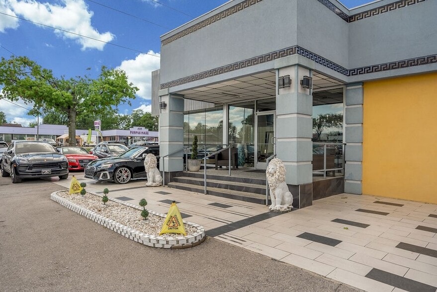 More Photos Of 435 E New Circle Rd, Lexington Specialty For Lease