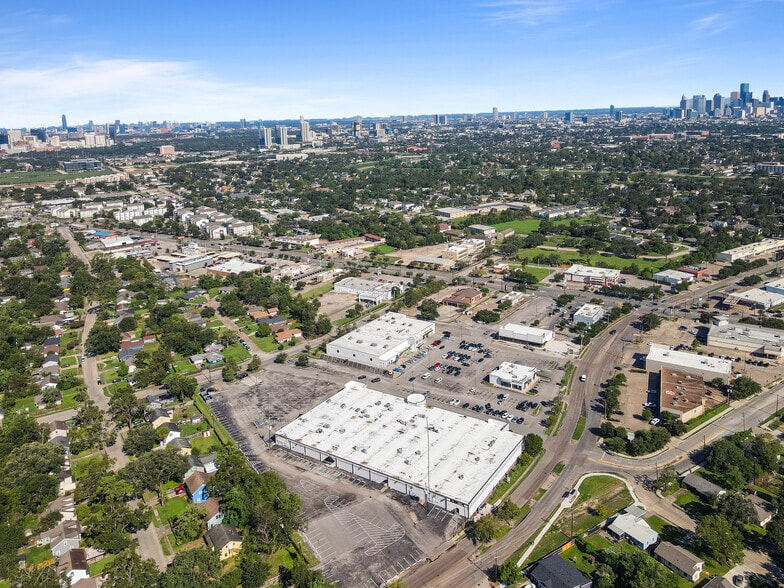 More Photos Of 6120 Scott St, Houston Unknown For Lease